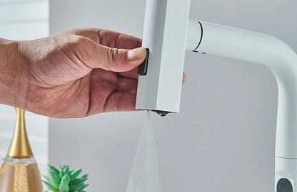 Intelligenter Wasserhahn mit Temperaturanzeige – Eleganz und Technik für Ihr Badezimmer