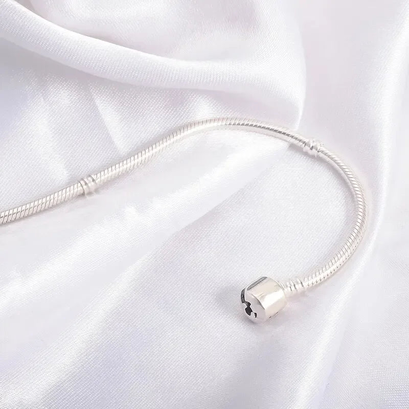 Handgefertigtes 925er Silberarmband – Eleganz in ihrer reinsten Form